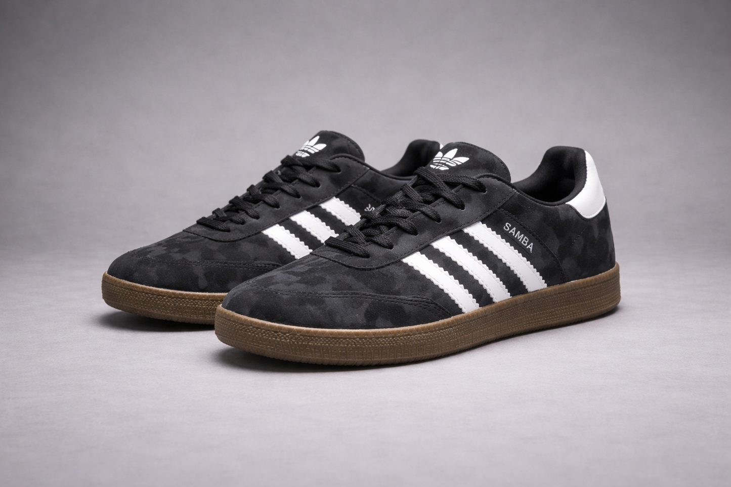 UrbanStripe Classic Samba Sneakers